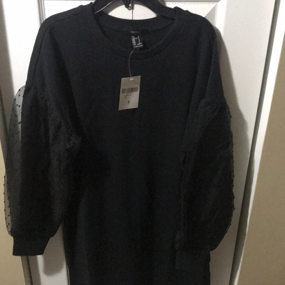 Knit dress with with Lace sleeves